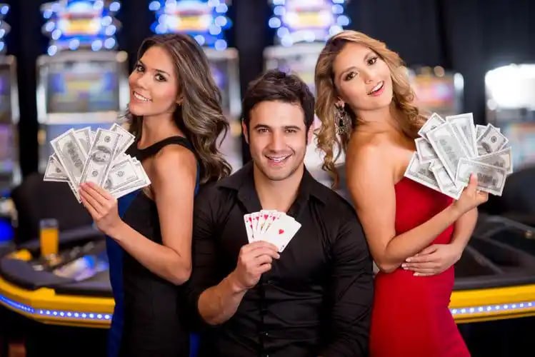 oktogel login mobile app home screen showing live dealer tables and sportsbook markets
